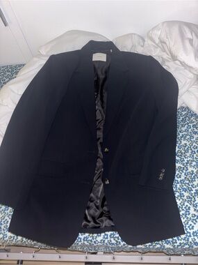 Aritzia Wilfred black blazer size medium